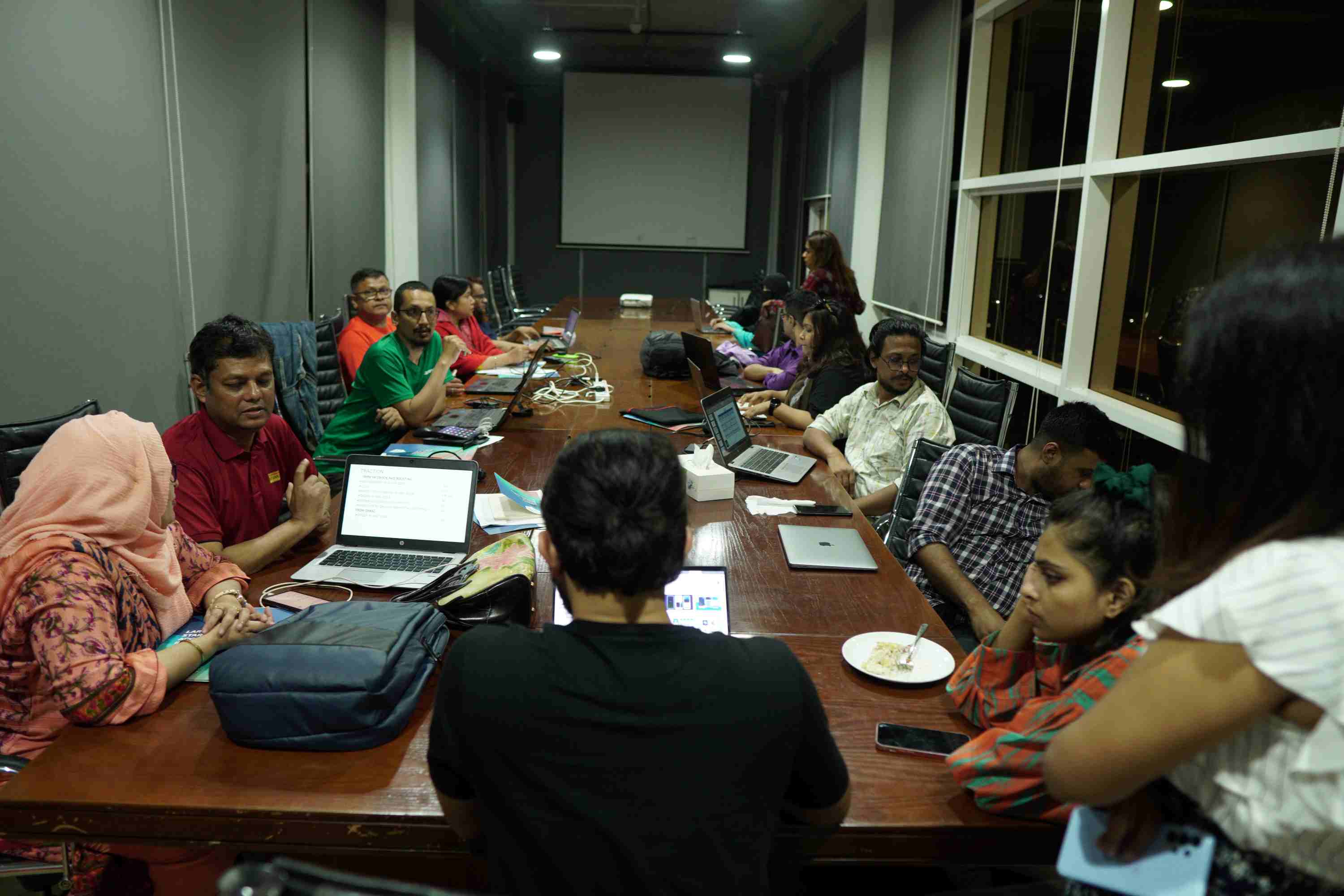 Emergence Lab at the Startup Boot-Camp: Learning, Innovation, and Enjoyment