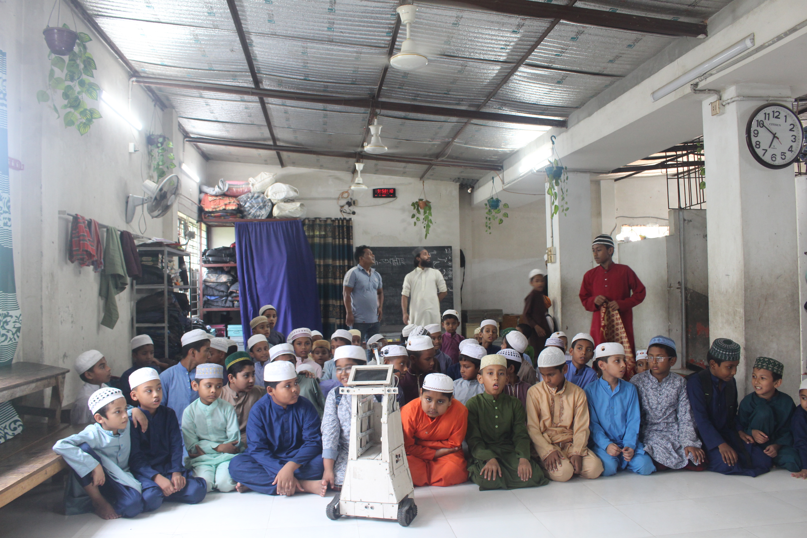 Roboshikhn Robotics Campaign at Jamia Husnia Arabia